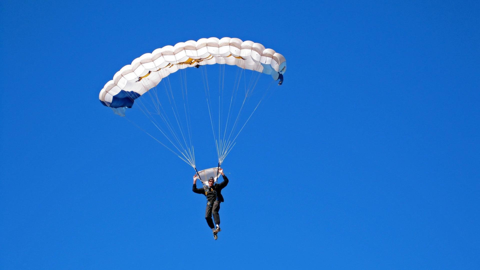 世界沙滩排球赛事精彩扣杀频频出现，世界女子沙滩排球比赛视频